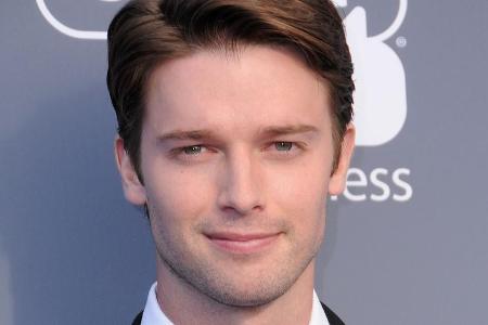 Patrick Schwarzenegger ist der gemeinsame Sohn von Arnold Schwarzenegger und Maria Shriver Patrick Schwarzenegger ist der gemeinsame Sohn von Arnold Schwarzenegger und Maria Shriver