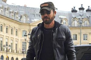 Justin Theroux wirkt zufrieden: Erster Solo-Auftritt in Paris