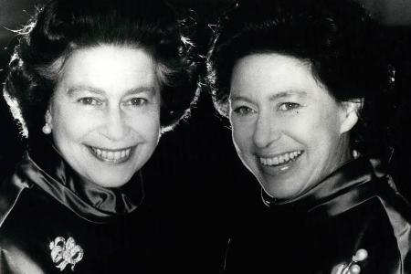 Queen Elizabeth II. und ihre Schwester Prinzessin Margaret im Jahr 1980