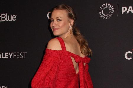 Serien-Star Yvonne Strahovski mit verführerischer Rückenansicht