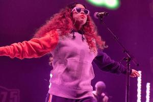 H.E.R.: Wer steckt wirklich hinter der Soul-Sensation aus den USA?