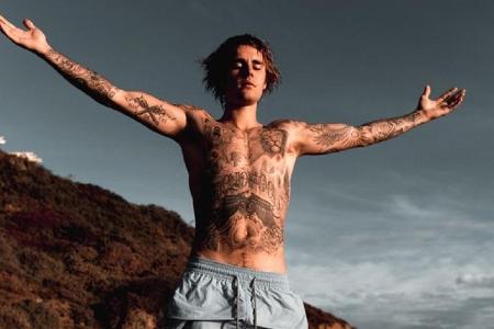 Es gibt kaum eine Körperstelle, die bei Justin Bieber noch nicht mit einem Tattoo versehen ist Es gibt kaum eine Körperstelle, die bei Justin Bieber noch nicht mit einem Tattoo versehen ist