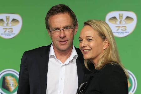Ralf Rangnick mit seiner Frau Gabriele im Mai 2016 beim DFB-Pokalfinale in Berlin Ralf Rangnick mit seiner Frau Gabriele im Mai 2016 beim DFB-Pokalfinale in Berlin