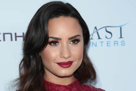 Demi Lovato wurde vor Kurzem mit einer Überdosis ins Krankenhaus eingeliefert Demi Lovato wurde vor Kurzem mit einer Überdosis ins Krankenhaus eingeliefert