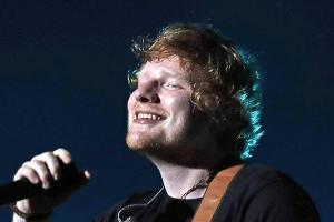 Ed Sheeran lässt in Shorts das Olympiastadion tanzen