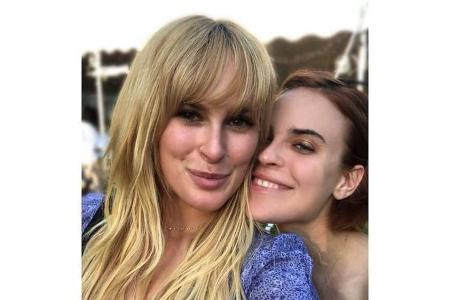 Die Schwestern Rumer (links) und Tallulah Willis auf der Hochzeit von Annie Maude Starke in New York Die Schwestern Rumer (links) und Tallulah Willis auf der Hochzeit von Annie Maude Starke in New York