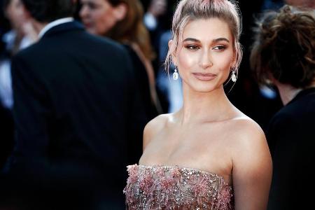 Hailey Baldwin hat sich mit Justin Bieber verlobt