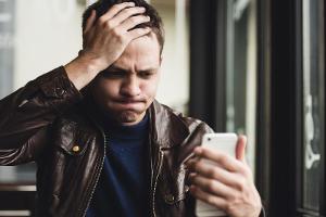 Bei Facebook: 50 Euro Strafe für Emoji-Beleidigung
