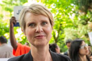 "Mr. Big" spendet für Cynthia Nixons Wahlkampagne