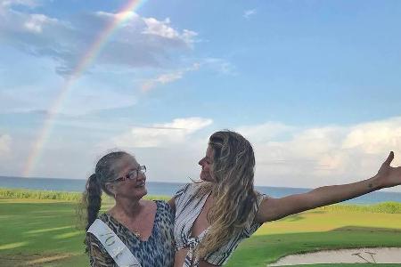 Hübsches Mutter-Tochter-Duo: Gisele Bündchen (r.) und ihre Mama Hübsches Mutter-Tochter-Duo: Gisele Bündchen (r.) und ihre Mama