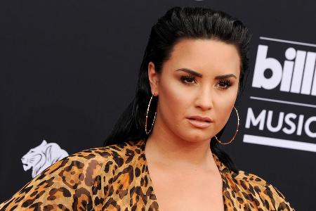 Liegt derzeit mit einer Heroin-Überdosis in der Klinik: Demi Lovato