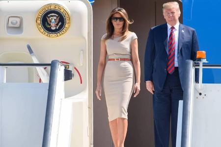 Donald Trump und seine Frau Melania beim Verlassen der Air Force One
