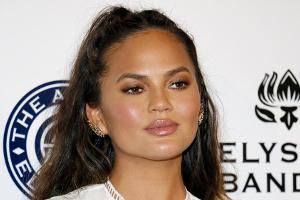 Chrissy Teigen schießt auf Twitter gegen Herzogin Meghans Vater