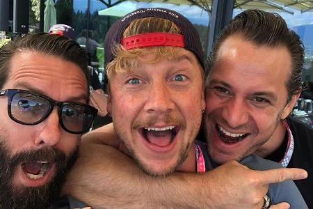 Samu Haber freut sich über den Besuch von The BossHoss Samu Haber freut sich über den Besuch von The BossHoss