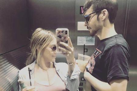 Hilary Duff und ihr Freund Matthew Koma im Bauch-Vergleich Hilary Duff und ihr Freund Matthew Koma im Bauch-Vergleich
