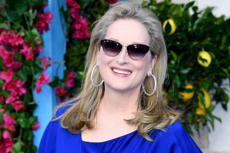 Sichtlich zufrieden strahlte Meryl Streep bei der Premiere mit dem blauen Teppich um die Wette.