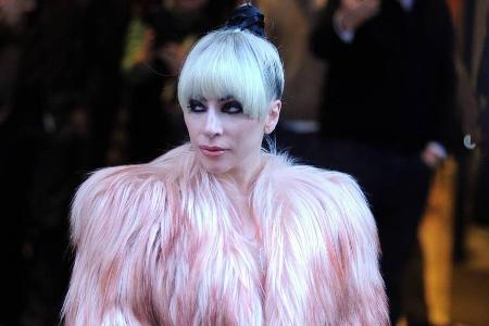 Lady Gagas gesamtes Outfit in Mailand war über 10.000 Dollar wert