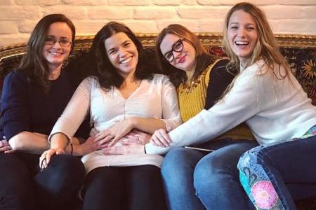 Was für eine Reunion: Alexis Bledel, America Ferrera, Amber Tamblyn und Blake Lively (v.l.n.r.) Was für eine Reunion: Alexis Bledel, America Ferrera, Amber Tamblyn und Blake Lively (v.l.n.r.)