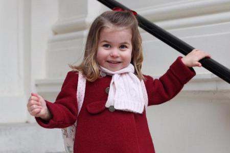 Schon auf dem Weg zum Kindergarten zeigte sich Charlotte fröhlich und selbstbewusst - so wie auch mit ihren Spielkameraden