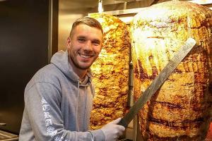 Döner-Chef Lukas Podolski: "Der Anfang eines neuen Spaß-Kapitels"
