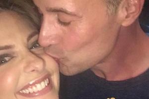Ganz verliebt: Die Stars knutschen ins neue Jahr