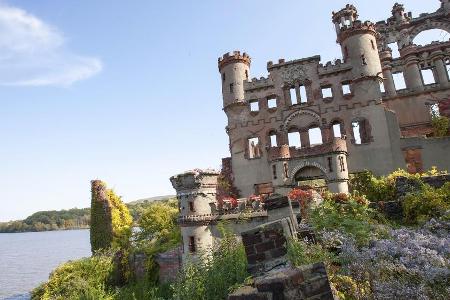 Vom einst pompösen Bannerman Castle sind nur noch Ruinen übrig Vom einst pompösen Bannerman Castle sind nur noch Ruinen übrig