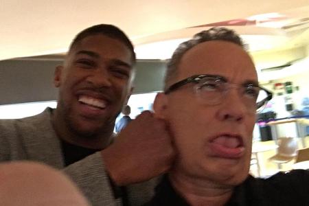 Tom Hanks (r.) und der britische Boxer Anthony Joshua hatten Spaß zusammen