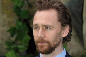 Tom Hiddleston ist kaum wiederzuerkennen