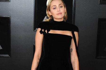 Miley Cyrus legte bei den Grammy Awards einen eleganten Auftritt hin
