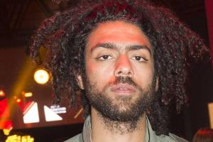 Noah Becker über "die nervige Rolle des Dauersohns"