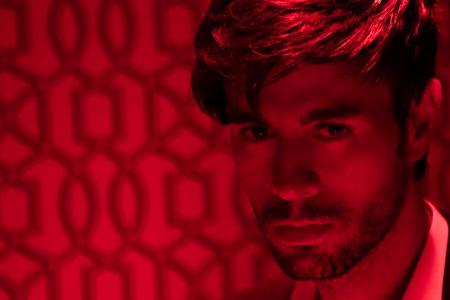 Wohin hat es Enrique Iglesias in seinem neuen Video-Clip verschlagen? Wohin hat es Enrique Iglesias in seinem neuen Video-Clip verschlagen?