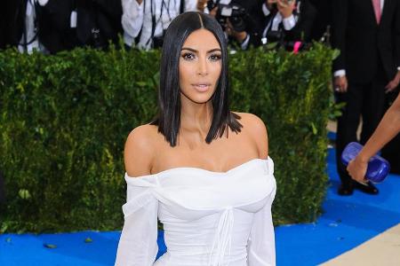 Kim Kardashian steht ihrer Schwester zur Seite Kim Kardashian steht ihrer Schwester zur Seite