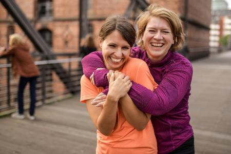 Carina Stöwe und Mandy Jochmann geben in ihrem Buch Carina Stöwe und Mandy Jochmann geben in ihrem Buch