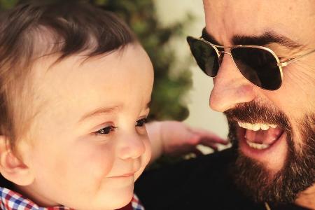 Hat eine Menge Spaß mit Jimmy Kimmels Sohn Billy: Justin Theroux Hat eine Menge Spaß mit Jimmy Kimmels Sohn Billy: Justin Theroux