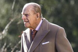 Prinz Philip ins Krankenhaus eingeliefert!