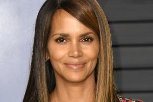 Tiefgreifend verändert: Halle Berry teilt ihre Meditations-Routine