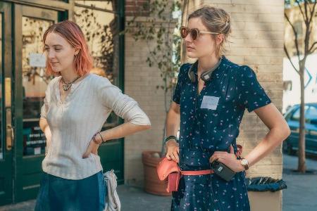 Greta Gerwig (r.) und ihre Hauptdarstellerin Saoirse Ronan bei den Dreharbeiten zu 