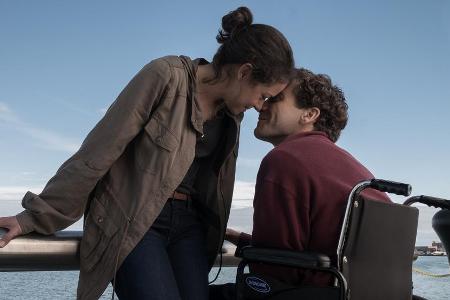 Gemeinsam stark: Anschlags-Opfer Jeff Bauman (Jake Gyllenhaal) und seine Freundin Erin Hurley (Tatiana Maslany)