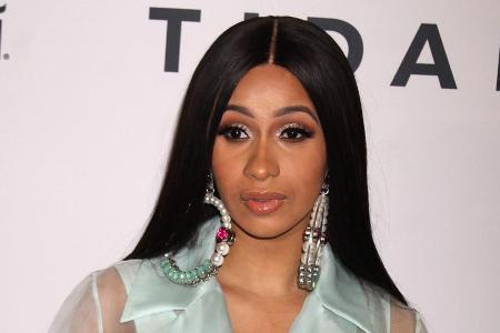 Muss sich Cardi B bald vor Gericht verantworten? Muss sich Cardi B bald vor Gericht verantworten?