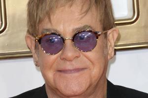 Sir Elton John: Seine Mutter vererbt ihm nichts von ihrem Vermögen
