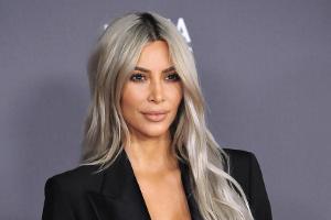 Kim Kardashian scheint sich mit ihren Feindschaften einen kleinen Spaß zu erlauben