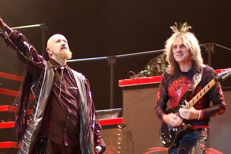 Judas-Priest-Frontmann Rob Halford (l.) und Gitarrist Glenn Tipton
