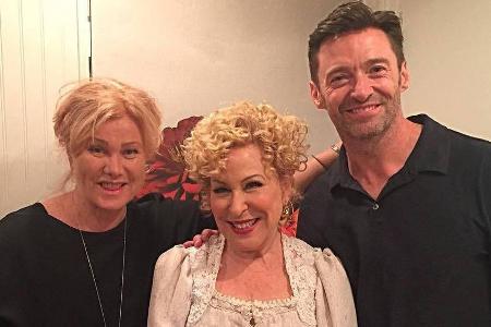 Hugh Jackman besuchte mit seiner Frau Deborra-Lee (l.) eine Musical-Aufführung von Kollegin Bette Midler