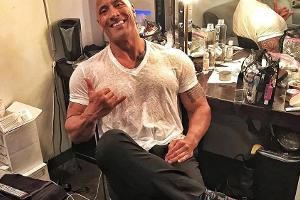 Selbst Muskelprotz Dwayne Johnson hat bestimmte "Rituale" vor großen Events. In dem Fall: Glückssocken tragen