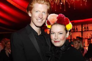 Enie van de Meiklokjes mit ihrem Mann Tobias Stærbo auf einer Gala in Berlin