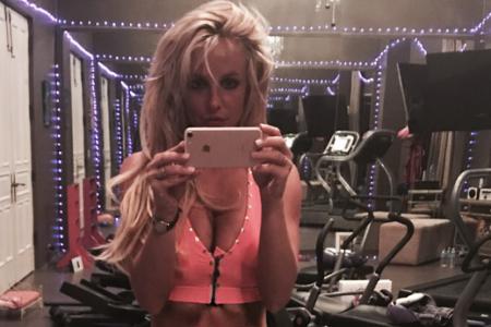 Britney Spears zeigt auf Instagram immer gerne ihren beeindruckenden Trainingsfortschritt Britney Spears zeigt auf Instagram immer gerne ihren beeindruckenden Trainingsfortschritt