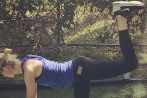Supermodel Karolina Kurkova beim Workout