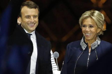 Emmanuel und Brigitte Macron nach der Wahl