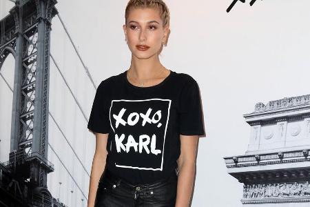 Den Spagat zwischen lässig und sexy meistert Hailey Baldwin mit links Den Spagat zwischen lässig und sexy meistert Hailey Baldwin mit links