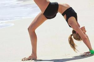 Drei effektive Workout-Übungen für den Strand